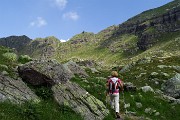 36 Verso il laghetto con la bastionata del Pietra Quadra